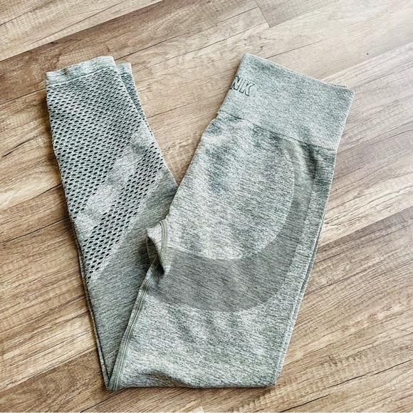 PINK Victoria’s Secret Seamless Green Heather Athletic Leggings Small - Picture 8 of 8